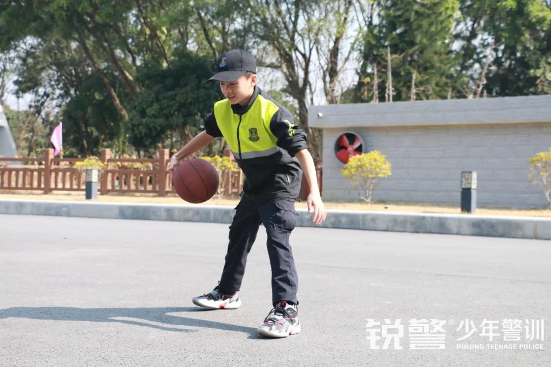 超越體(tǐ)育營圓滿結營：少(shǎo)年(nián)強中國(guó)強，堅定信念勇往直前