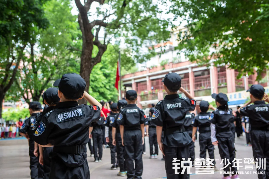 廣州市(shì)公安局機(jī)關幼兒(ér)園“小(xiǎo)特警”警訓素質拓展活動